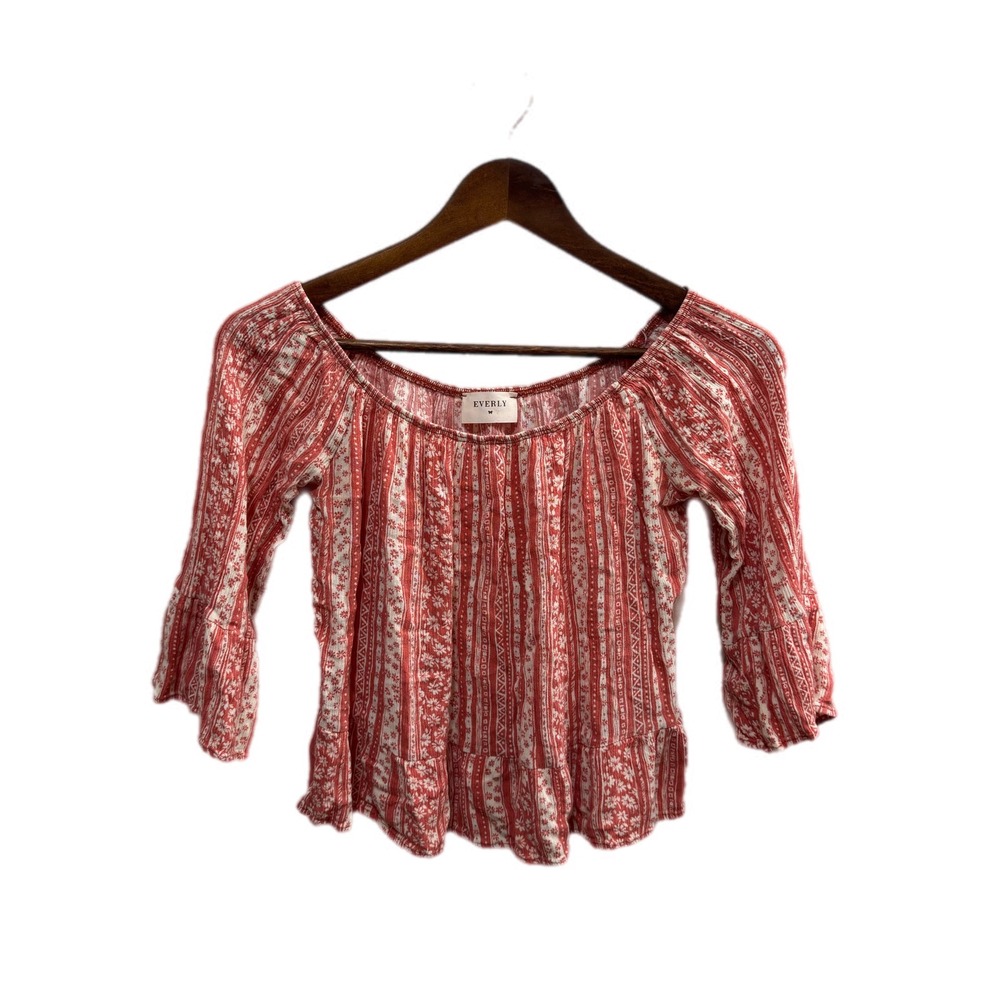 Everly Peasant Top Womens‎ Medium Red White Floral Stripe Bell Sleeve Excellent